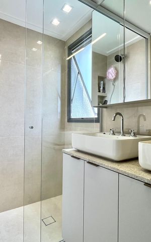 Apartamento à venda com 107m², 2 quartos e 2 vagas Apartamento à venda com 107m², 2 quartos e 2 vagasBanheiro 2 da Suíte 1