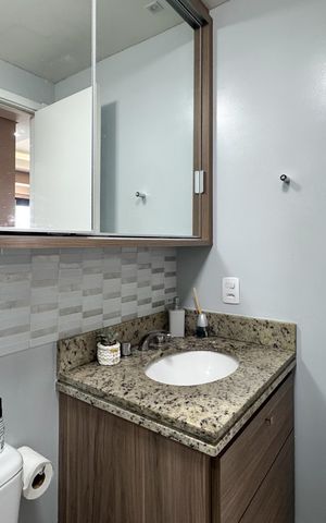 Apartamento à venda com 52m², 2 quartos e 1 vagaBanheiro Social