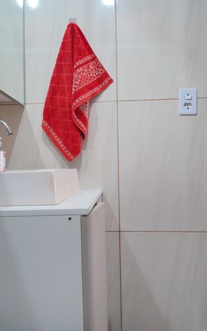 Casa à venda com 98m², 2 quartos e 1 vagaBanheiro 1