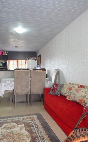 Casa à venda com 98m², 2 quartos e 1 vagaSala