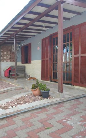 Casa à venda com 98m², 2 quartos e 1 vagaÁrea externa