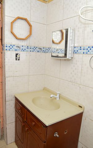 Casa para alugar com 2147483650m², 1 quarto e sem vaga Casa para alugar com 2147483650m², 1 quarto e sem vagaBanheiro