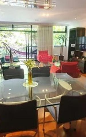 Apartamento à venda com 272m², 4 quartos e 4 vagasSala