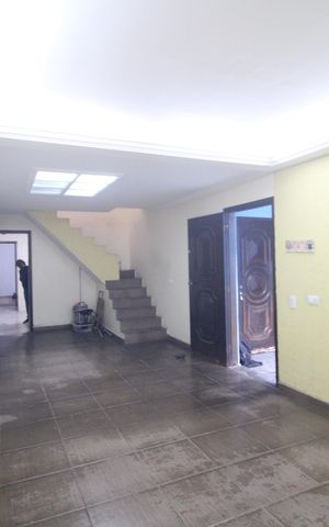 Casa à venda com 125m², 5 quartos e 2 vagasSala