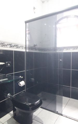 Casa à venda com 125m², 5 quartos e 2 vagasBanheiro comum