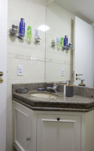 Apartamento à venda com 246m², 4 quartos e 4 vagasBanheiro da Suíte 3