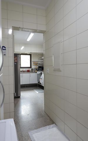 Apartamento à venda com 246m², 4 quartos e 4 vagasÁrea de Serviço
