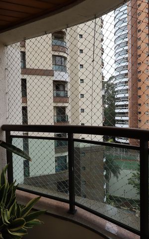 Apartamento à venda com 246m², 4 quartos e 4 vagasVaranda
