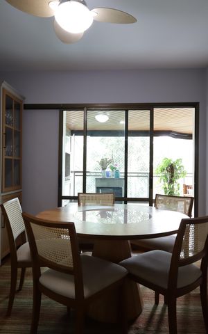 Apartamento à venda com 246m², 4 quartos e 4 vagasSala de almoço