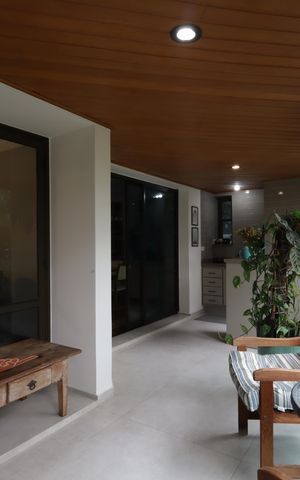 Apartamento à venda com 246m², 4 quartos e 4 vagasVaranda da Sala