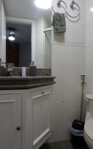 Apartamento à venda com 246m², 4 quartos e 4 vagasBanheiro da Suíte 3