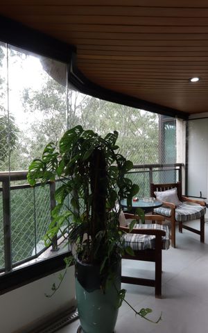 Apartamento à venda com 246m², 4 quartos e 4 vagasVaranda da Sala
