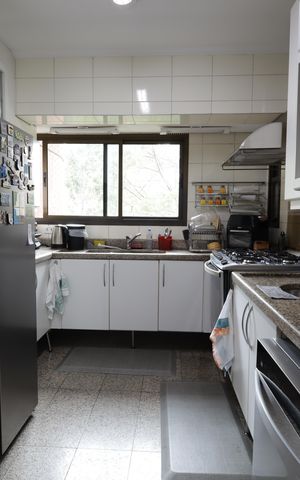 Apartamento à venda com 246m², 4 quartos e 4 vagasCozinha