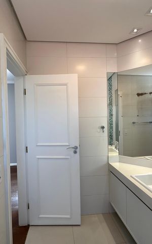Casa de condomínio à venda com 565m², 4 quartos e 3 vagasBanheiro da Suíte 2