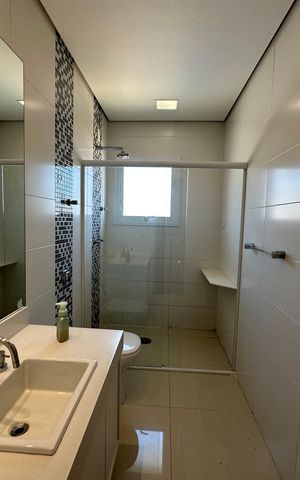 Casa de condomínio à venda com 565m², 4 quartos e 3 vagasBanheiro da Suíte 4
