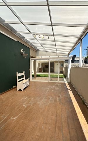 Casa de condomínio à venda com 565m², 4 quartos e 3 vagasVaranda da Sala
