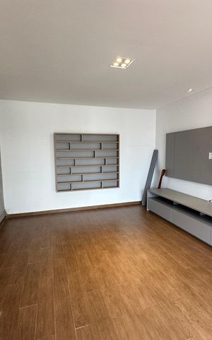 Casa de condomínio à venda com 565m², 4 quartos e 3 vagasSala de TV