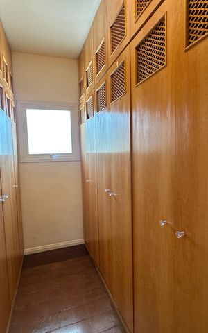 Casa de condomínio à venda com 565m², 4 quartos e 3 vagasCloset da suíte 1