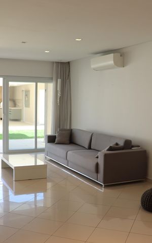 Casa de condomínio à venda com 565m², 4 quartos e 3 vagasSala