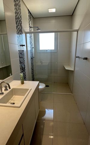 Casa de condomínio à venda com 565m², 4 quartos e 3 vagasBanheiro da Suíte 4