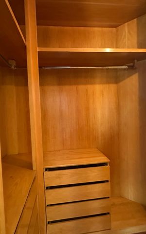 Casa de condomínio à venda com 565m², 4 quartos e 3 vagasCloset da suíte 2