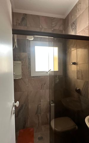 Casa de condomínio à venda com 565m², 4 quartos e 3 vagasBanheiro de serviço
