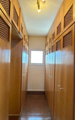 Casa de condomínio à venda com 565m², 4 quartos e 3 vagasCloset da suíte 1