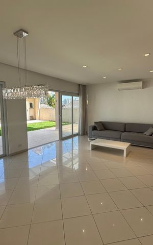 Casa de condomínio à venda com 565m², 4 quartos e 3 vagasSala de Jantar