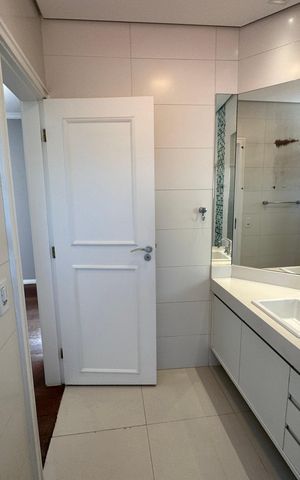 Casa de condomínio à venda com 565m², 4 quartos e 3 vagasBanheiro da Suíte 2