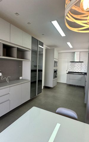 Casa de condomínio à venda com 565m², 4 quartos e 3 vagasCozinha