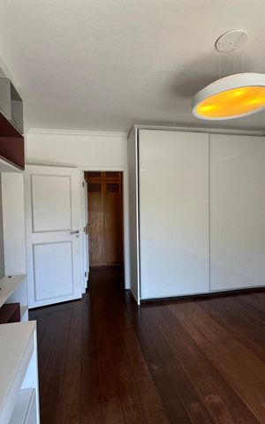 Casa de condomínio à venda com 565m², 4 quartos e 3 vagasSuíte 1