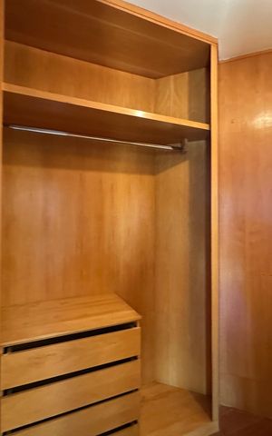 Casa de condomínio à venda com 565m², 4 quartos e 3 vagasCloset da suíte 2