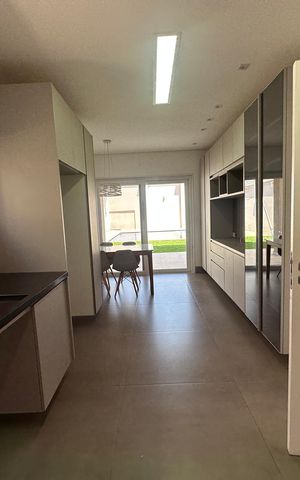 Casa de condomínio à venda com 565m², 4 quartos e 3 vagasCozinha