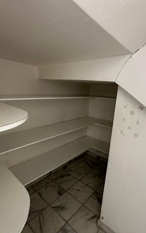 Casa de condomínio à venda com 565m², 4 quartos e 3 vagasDespensa