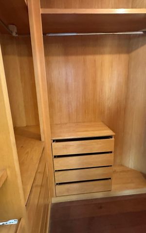 Casa de condomínio à venda com 565m², 4 quartos e 3 vagasCloset da suíte 2