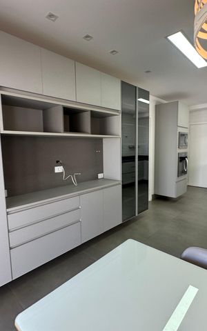 Casa de condomínio à venda com 565m², 4 quartos e 3 vagasCozinha