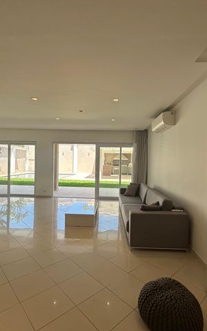Casa de condomínio à venda com 565m², 4 quartos e 3 vagasSala
