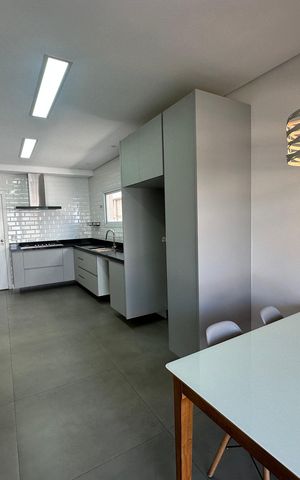 Casa de condomínio à venda com 565m², 4 quartos e 3 vagasCozinha
