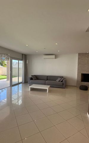 Casa de condomínio à venda com 565m², 4 quartos e 3 vagasSala de Jantar