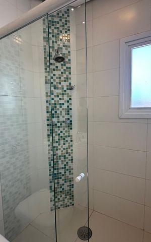 Casa de condomínio à venda com 565m², 4 quartos e 3 vagasBanheiro da Suíte 2