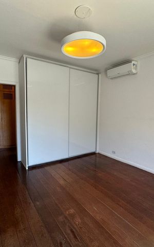 Casa de condomínio à venda com 565m², 4 quartos e 3 vagasSuíte 1