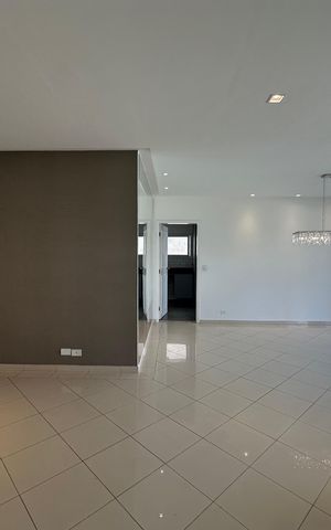 Casa de condomínio à venda com 565m², 4 quartos e 3 vagasSala