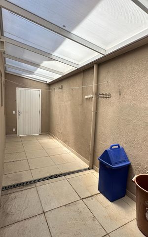 Casa de condomínio à venda com 565m², 4 quartos e 3 vagasQuintal
