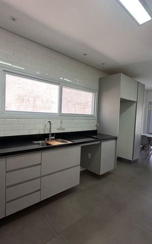 Casa de condomínio à venda com 565m², 4 quartos e 3 vagasCozinha