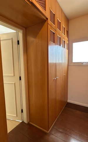 Casa de condomínio à venda com 565m², 4 quartos e 3 vagasCloset da suíte 1