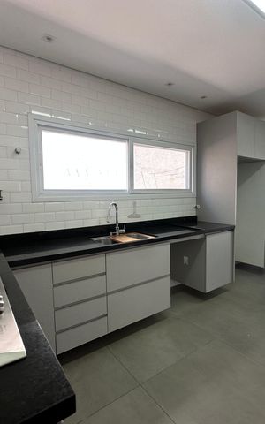 Casa de condomínio à venda com 565m², 4 quartos e 3 vagasCozinha