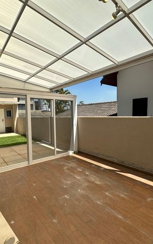 Casa de condomínio à venda com 565m², 4 quartos e 3 vagasVaranda da Sala