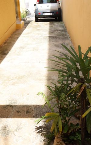 Casa à venda com 60m², 1 quarto e 2 vagasCorredor externo