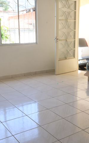 Casa à venda com 60m², 1 quarto e 2 vagasSala