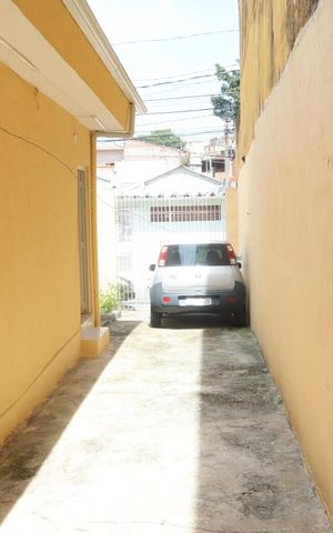 Casa à venda com 60m², 1 quarto e 2 vagasCorredor externo